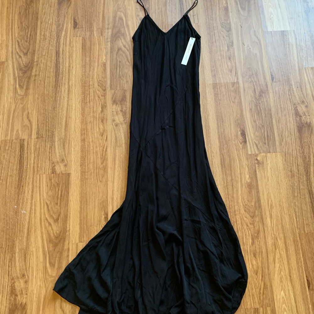 Black Maxi Dress With Leg Slit
